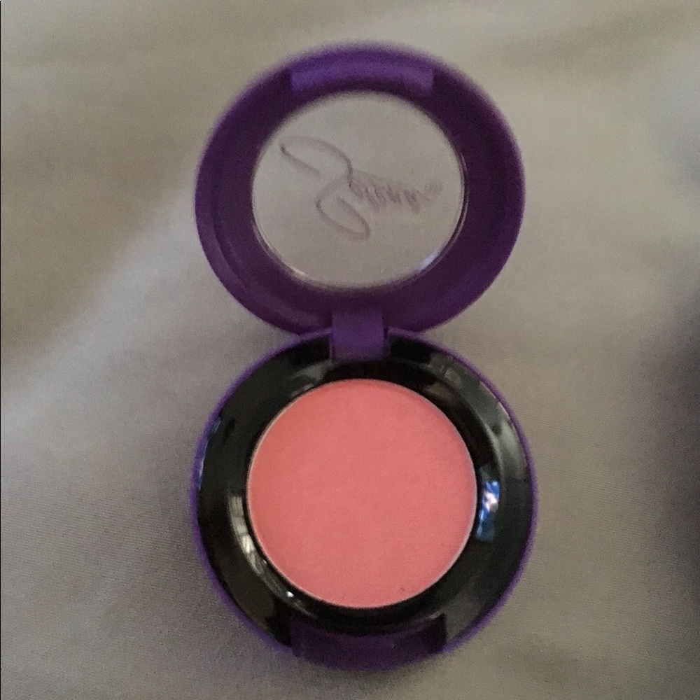 mac selena set of eyeshadows - Picture 7 of 8